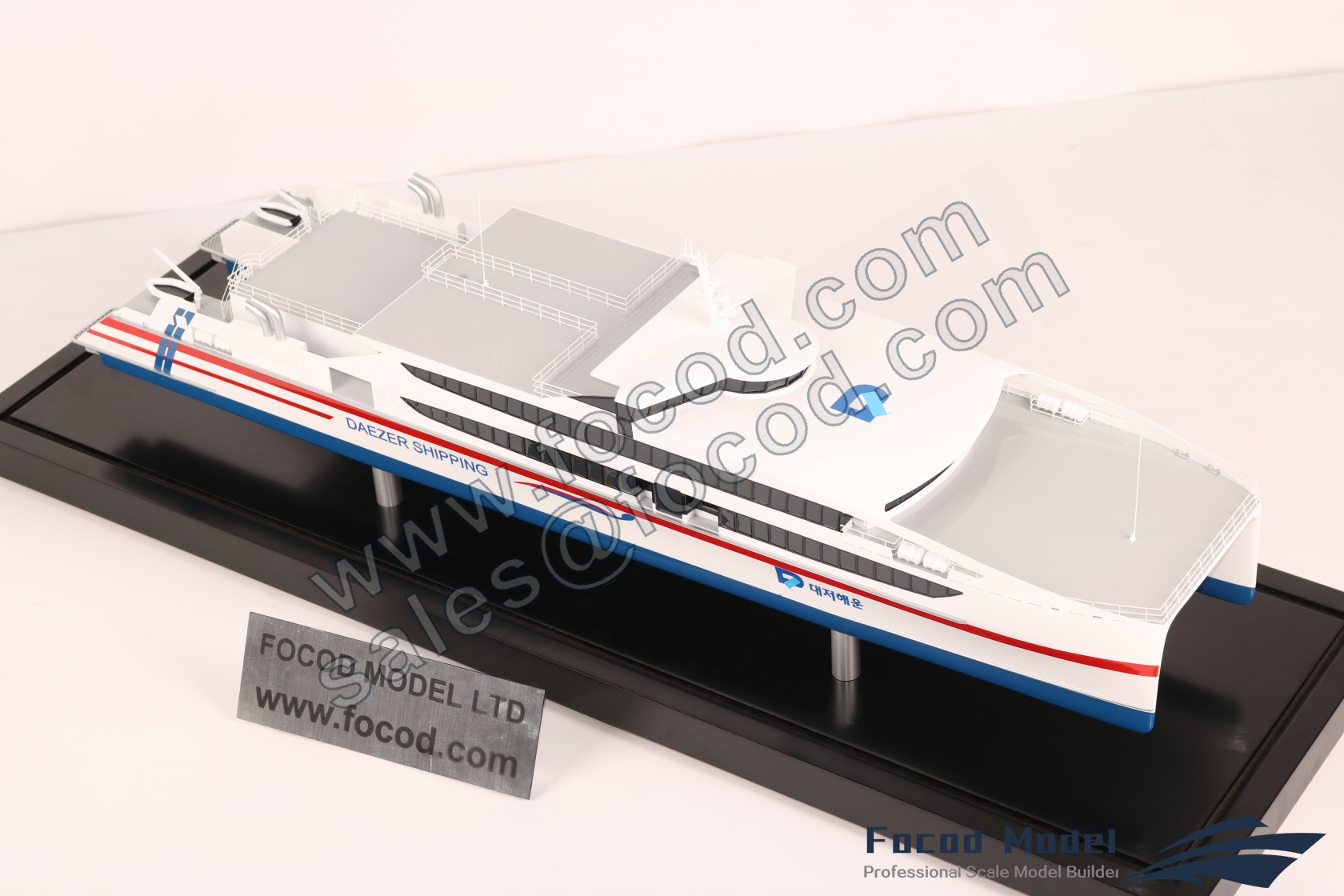 custom made model of 74米双体客轮